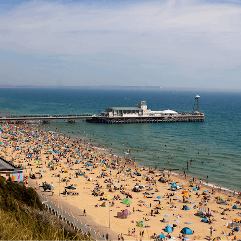 Stay just a ten-minute drive away from the centre of Bournemouth 