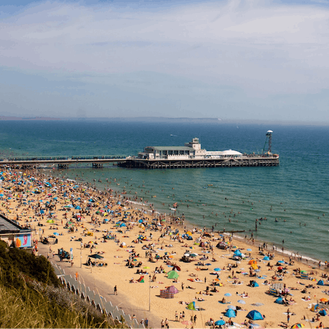 Stay just a ten-minute drive away from the centre of Bournemouth