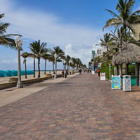 Stroll the Hollywood Beach Boardwalk, with over 2.5 miles of shopping, eateries and unspoilt sea views