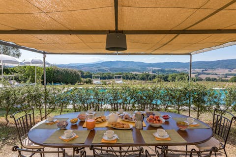 Enjoy an alfresco breakfast with stunning countryside views