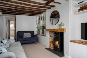 Honey Pot Cottage image 5