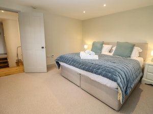 Cotswold Gold image 11