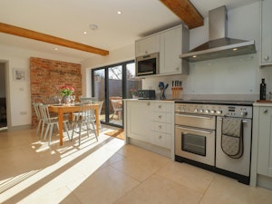Cotswold Gold image 3