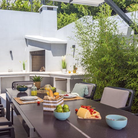 Cook and dine on the terrace for a true al fresco culinary experience 