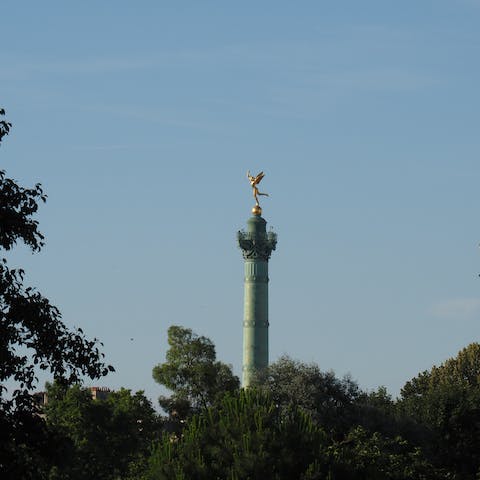 Stay a two-minute walk from the buzzing Place de Bastille