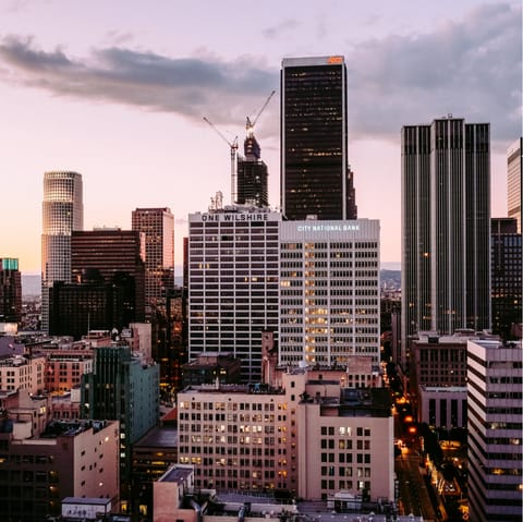 Stay in Downtown Los Angeles amidst the vast array of shopping boutiques, bars and restaurants 