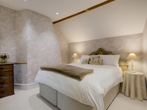 Downton Dreams image 7