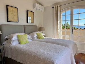 Esterel & Open Sea image 6