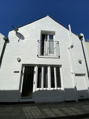 Mrs Butler's Mews House image 12