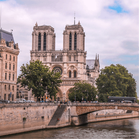 Grab a coffee to go and take a stroll over to Notre-Dame – a sixteen-minute walk