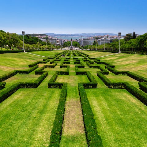 Take a picnic to Parque Eduardo VII and soak up the sunshine, a fifteen-minute walk away