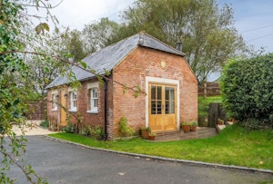 The Writer's Cottage image 3