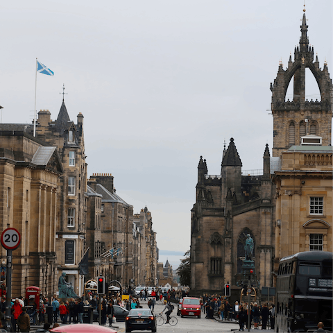 Stay right in the heart of Old Town Edinburgh, only a five-minute walk from the Royal Mile