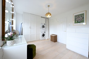 Kew Gardens Retreat image 9