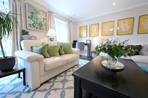 Kew Gardens Retreat image 5