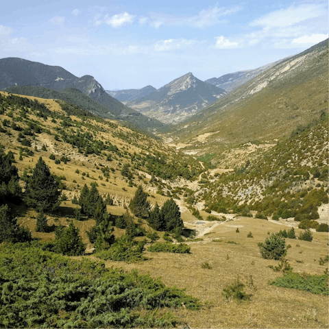 Relax in the rural region of Catalonia, located on the Spanish border