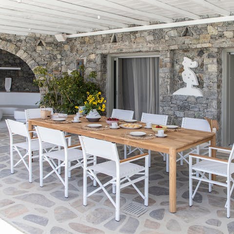 Let the private chef lay on a Mediterranean alfresco feast
