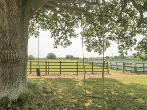 Orchard Charm image 3