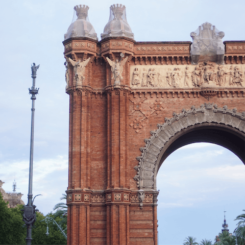 Start your adventure at the iconic Arc de Triomf – it’s right around the corner