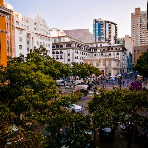 Explore the boutiques, restaurants, and bars of Kloof Street, a ten-minute drive away