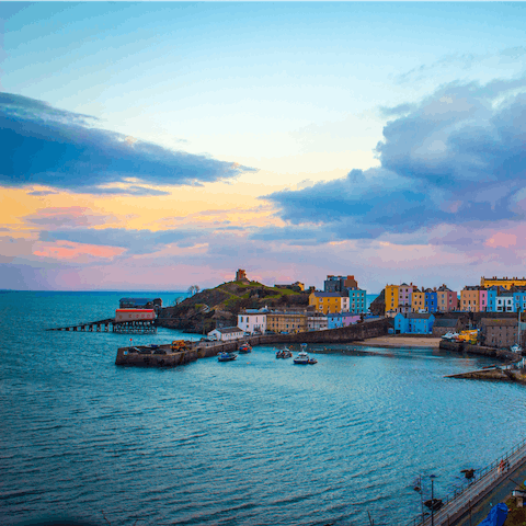 Explore the charming seaside town of Tenby's beaches, galleries, cafes, beaches, and more – you're just a fifteen-minute drive away