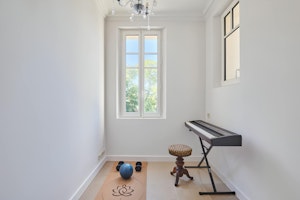Mirabeau Afternoons image 12