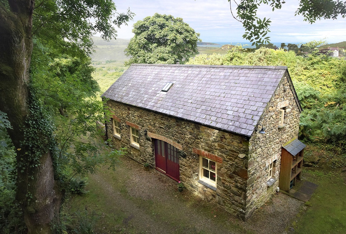 Valley Charm, Wales