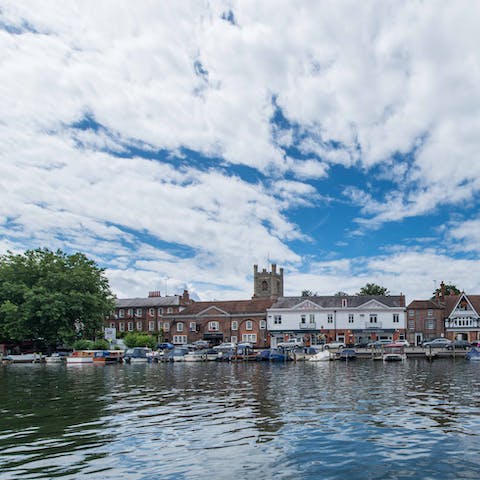 Stay in the centre of Henley, just a short walk away from the River Thames
