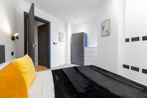 North London Heights image 7