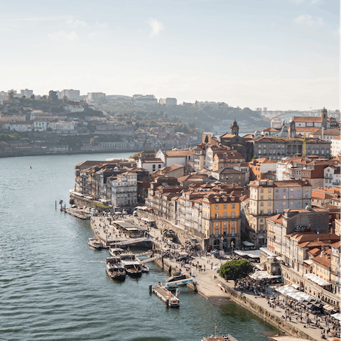 Explore the beautiful city of Porto from your central base