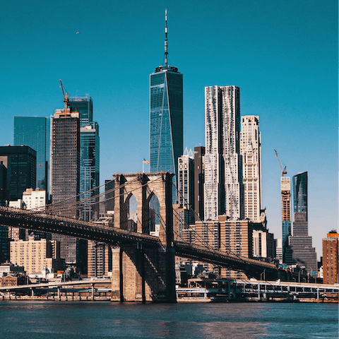 Take a stroll over the nearby Brooklyn Bridge