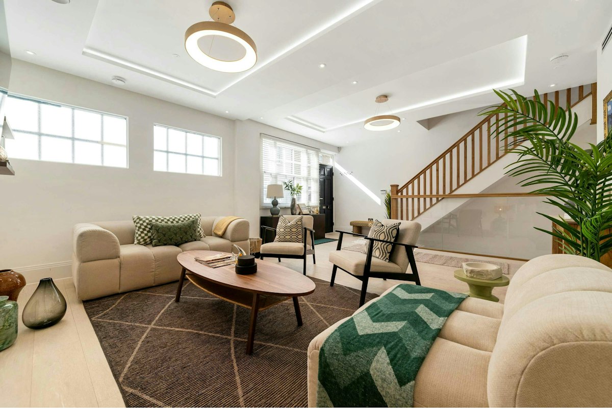 Lady Belgravia
