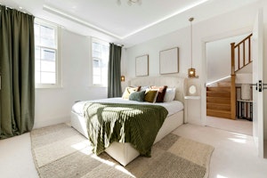 Lady Belgravia image 13