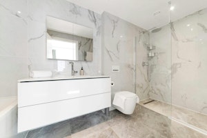 Lady Belgravia image 9