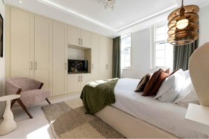 Lady Belgravia image 5