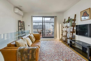 Calming Light in Chelsea image 1