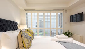 Knightsbridge Charm image 10
