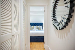 Knightsbridge Charm image 8