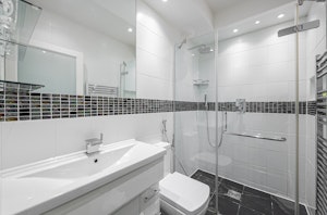 Knightsbridge Charm image 6