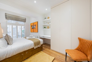 Knightsbridge Charm image 3