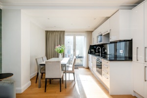 Kensington Comfort image 11