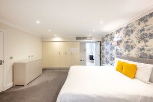 Kensington Comfort image 10