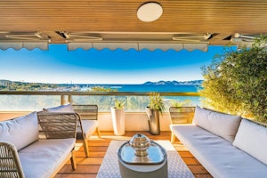 French Riviera Retreat image 1