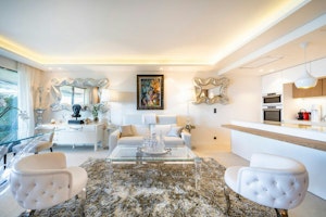 French Riviera Retreat image 10