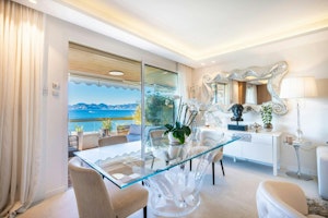 French Riviera Retreat image 4