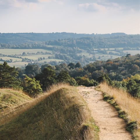 Follow beautiful hiking trails through the Cotswolds countryside