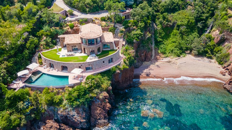Refined Paradise Coast main image