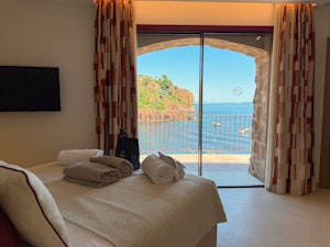 Refined Paradise Coast image 15