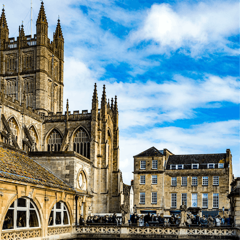 Take a ten-minute stroll into the centre of Bath with all its attractions