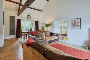 Tranquil Teeside Cottage image 10
